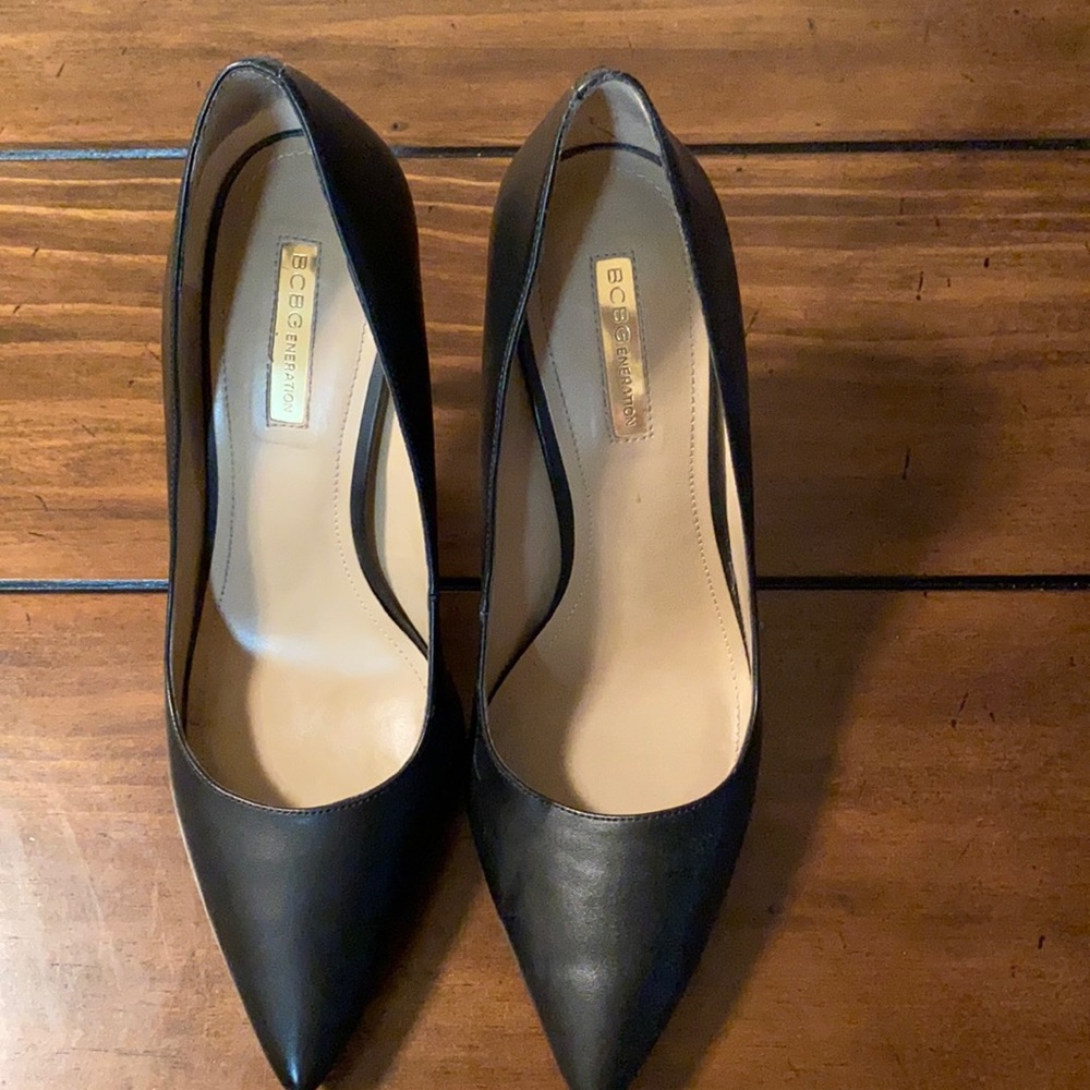 BCBG, Women’s black pumps